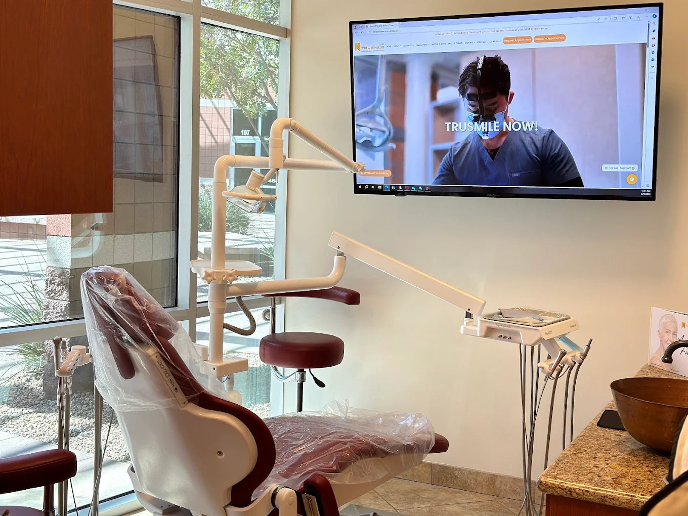 Modern operatory with wall-mounted TV